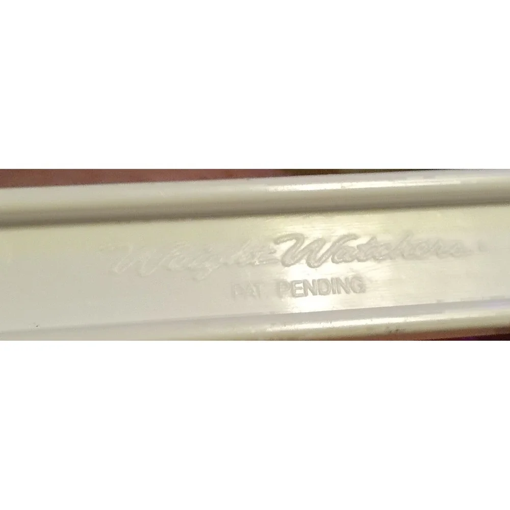 Weight Watchers White Plastic Long Handle Measuring Spoons Set 1/2 Cup and 1 Cup
